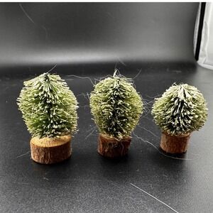 Dollhouse restoration snow covered bushes trees lot of 3